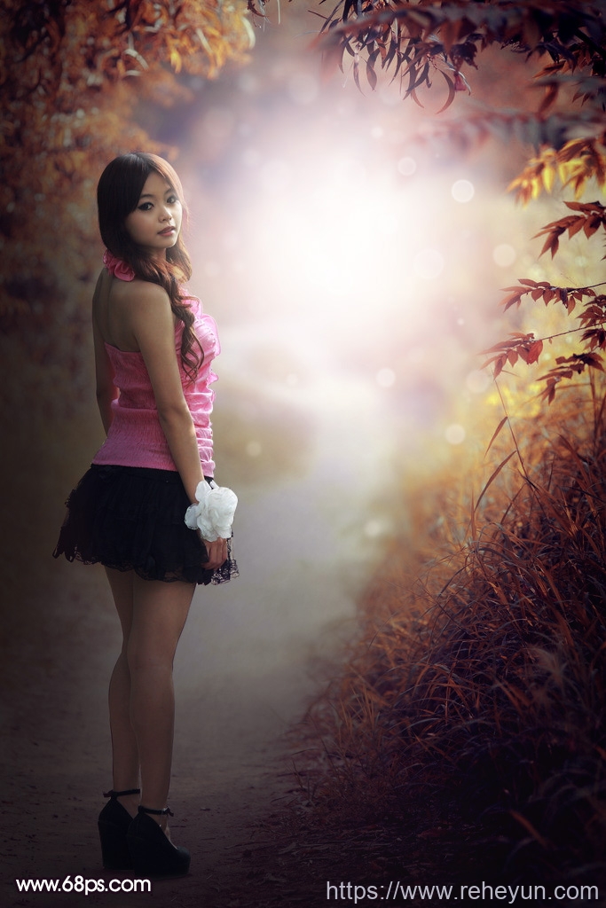 调出梦幻黄褐色秋季树林女孩照片的PS教程-热河云